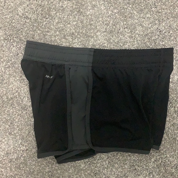 Nike Dryfit running shorts - Picture 2 of 4